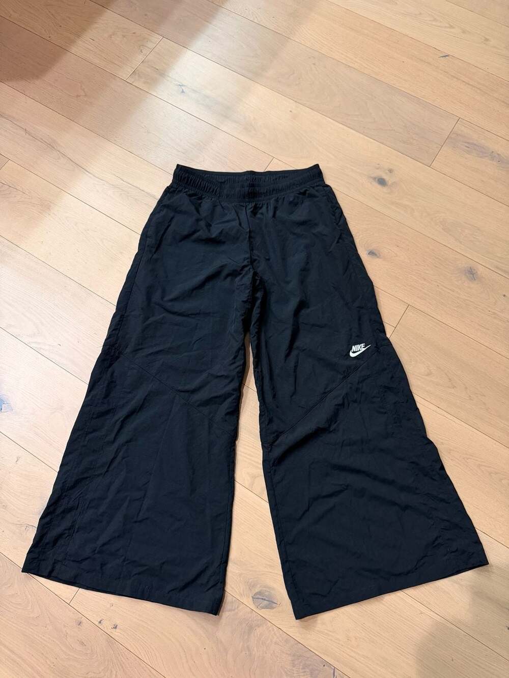 Nike Women's Sportswear Wide-Leg Woven Pants Black Size M